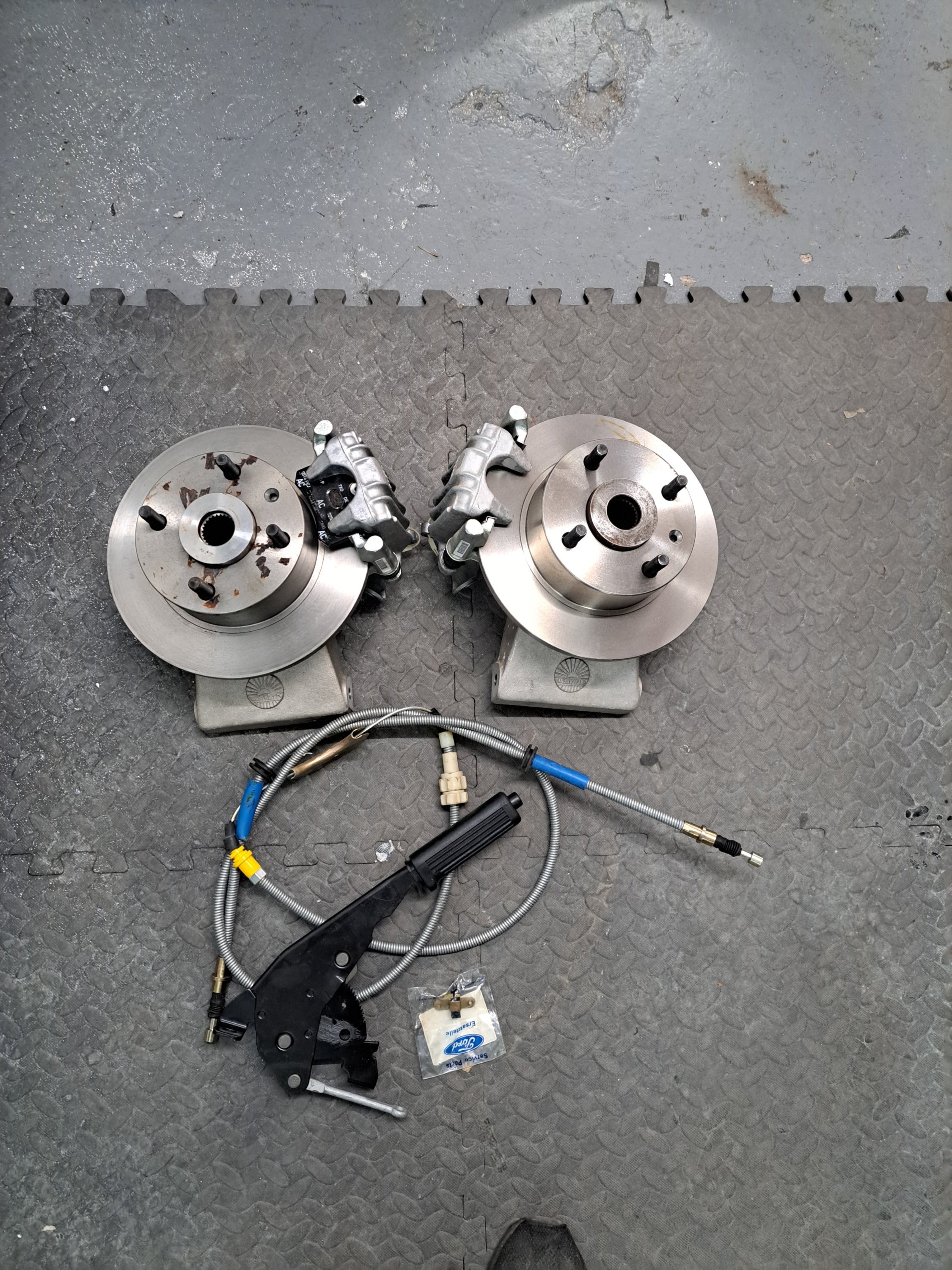 Rear upright/ calipers standard golf handbrake cables, hubs, disc